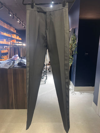 Tom Ford Smooth Wool Slim-Fit Tailored Trousers