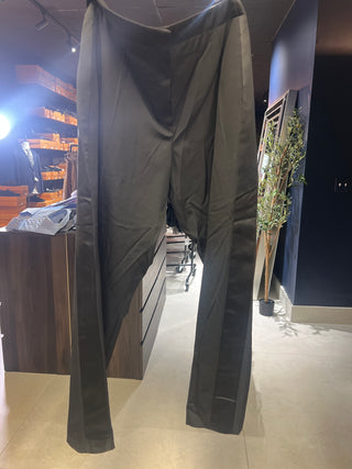 Tom Ford Satin-Finish Straight-Leg Tailored Trousers Black