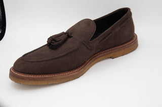 Tods Pebbled Leather Tasselled Loafers in Dark Brown