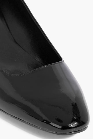 TOD'S GLOSSED-LEATHER PUMPS - Size 39