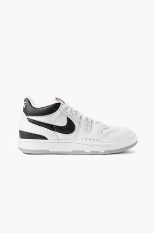 NIKE TWO-TONE SHELL AND LEATHER SNEAKERS - Size 5.5