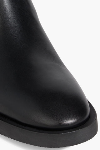 STUART WEITZMAN SONDRA LEATHER CHELSEA BOOTS - Size 8